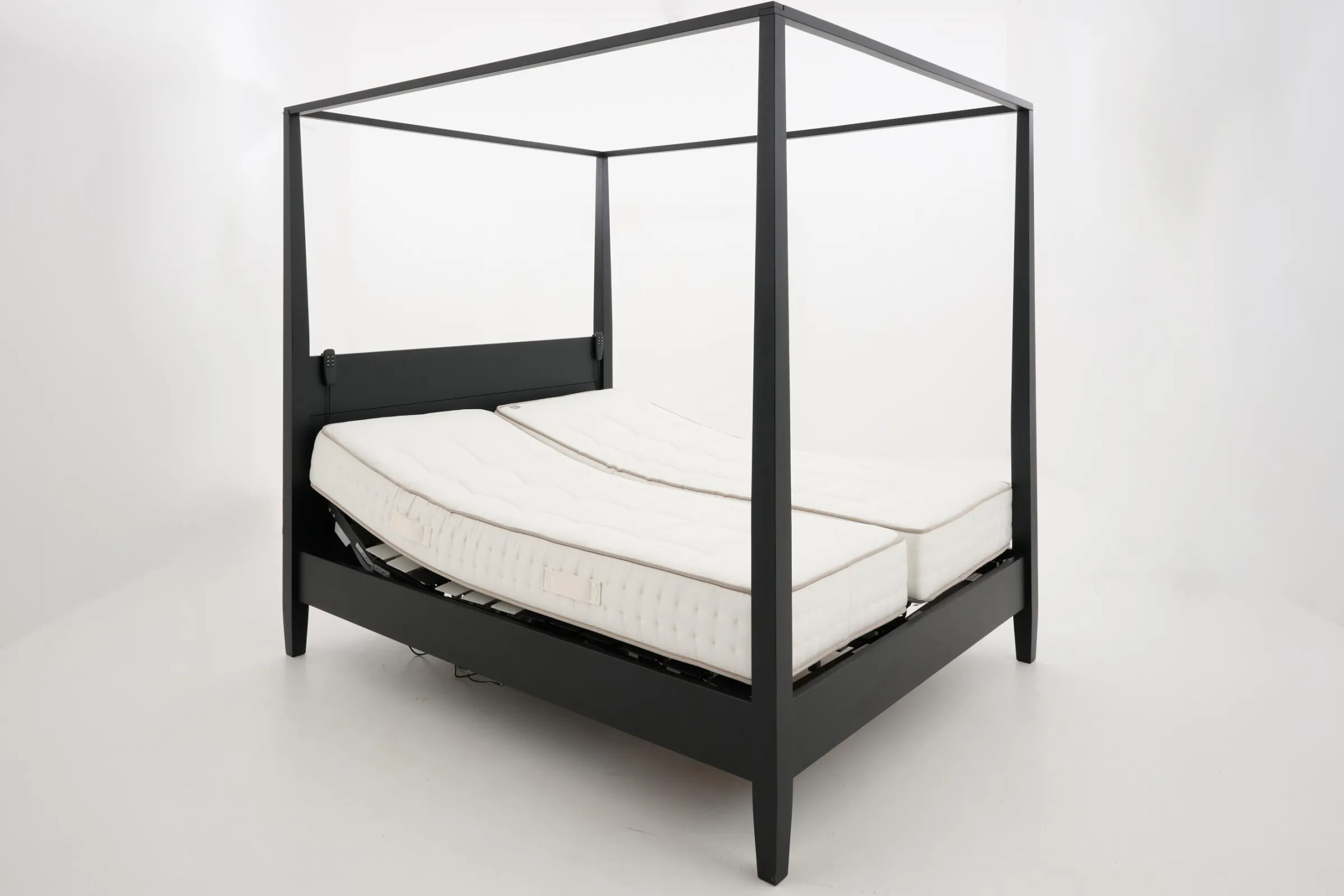 Flamant Cape Cod, Hemelbed, Zwart, 180 Cm^ Bedden