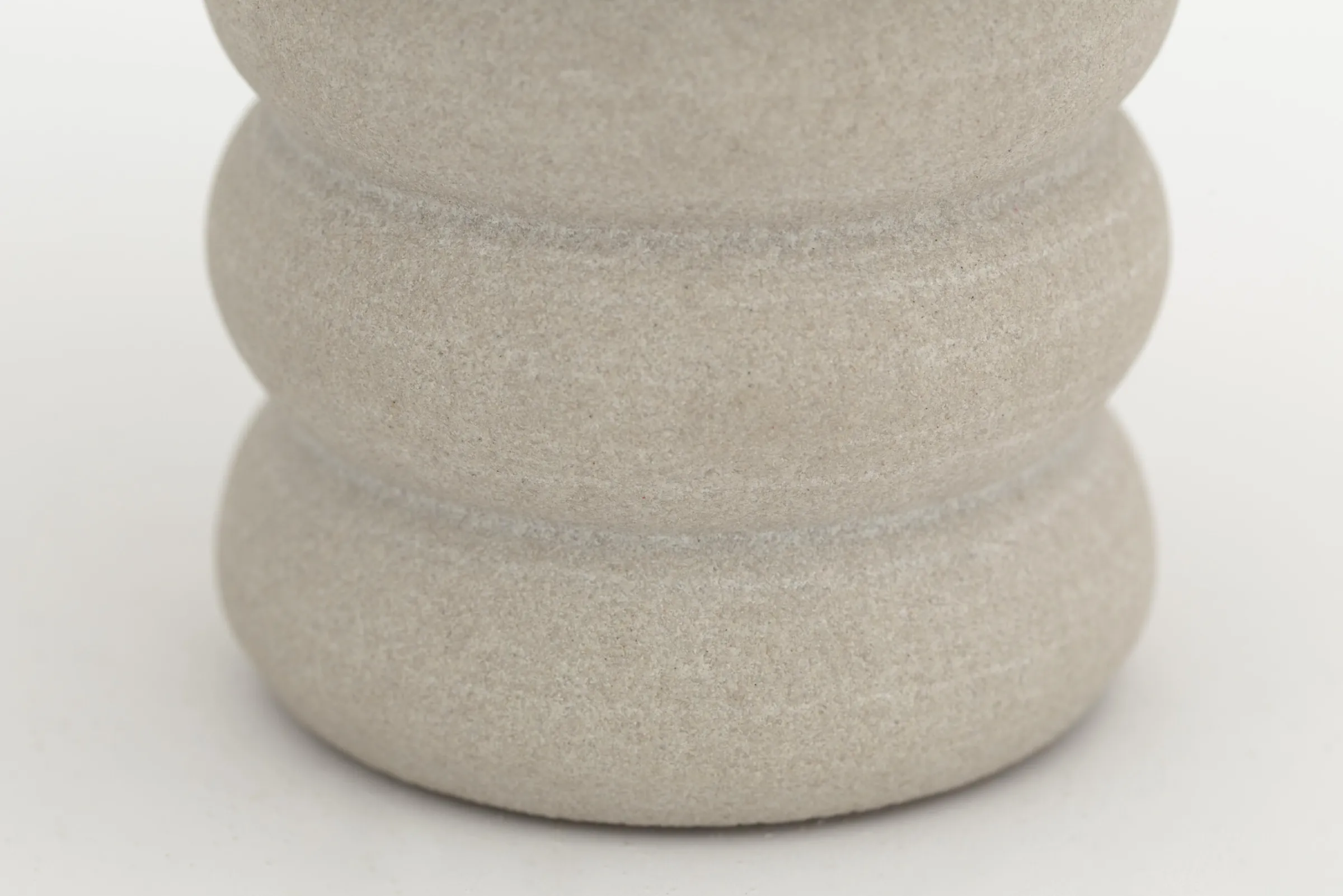 Flamant Costanza, Kom, Zandsteen^ Decoratie