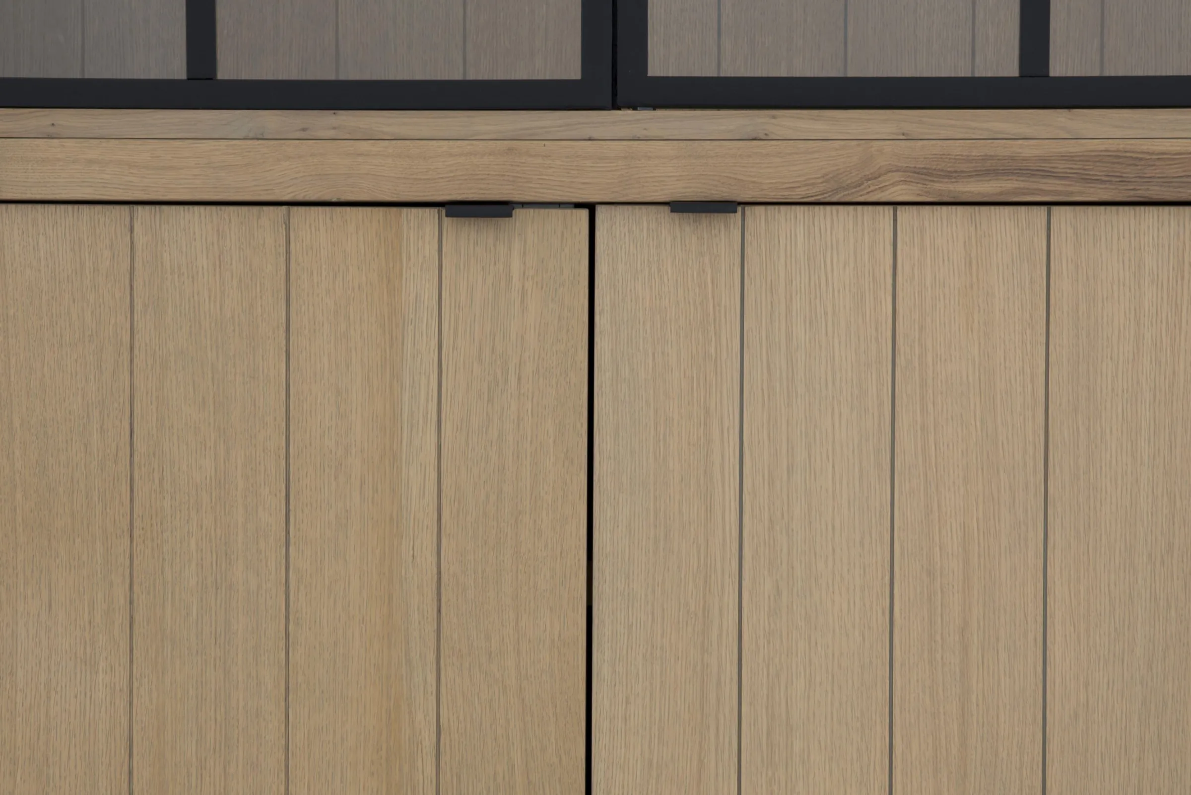 Flamant Ijzeren Jason, Kast, Verweerd Eikenhout, 3 Ijzeren Deuren^ Kasten