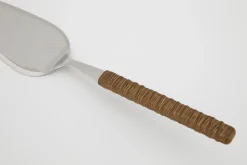 Flamant Korba, Caker-Server^ Bestek