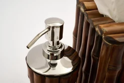 Flamant Rene, Handpomp, Staal En Hout^ Decoraties